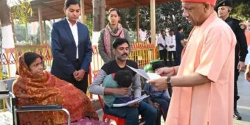 जमीन कब्जाने व दबंगई के मामलों में की जाए कड़ी कार्रवाई : योगी