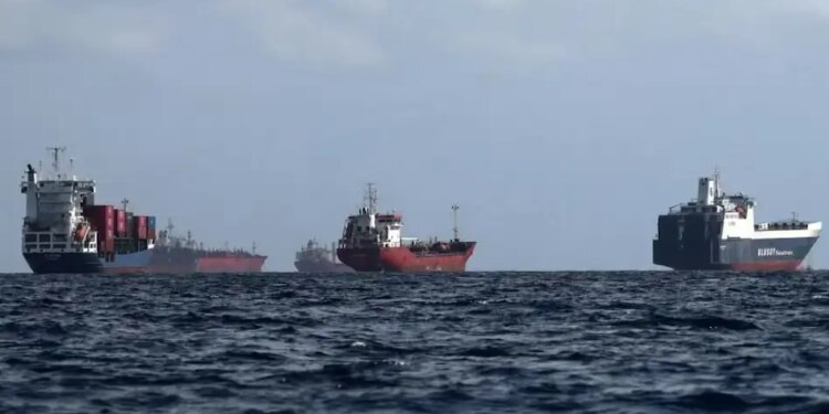 'The road is closed...' Iran warned China during war, returned two Chinese ships from the Strait of Hormuz