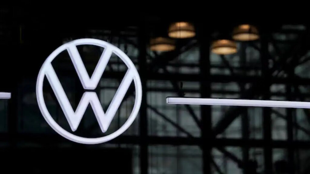Volkswagen Layoffs: 50,000 jobs at risk, know why the company's troubles are increasing