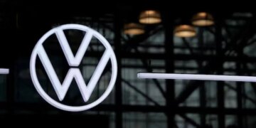 Volkswagen Layoffs: 50,000 jobs at risk, know why the company's troubles are increasing