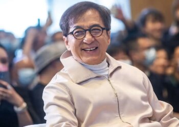 When there is darkness everywhere and hope is gone, then these teachings of Jackie Chan will be your support.