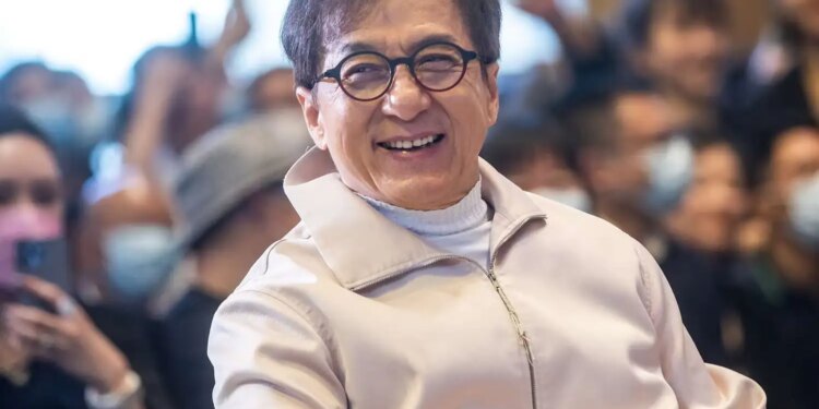 When there is darkness everywhere and hope is gone, then these teachings of Jackie Chan will be your support.