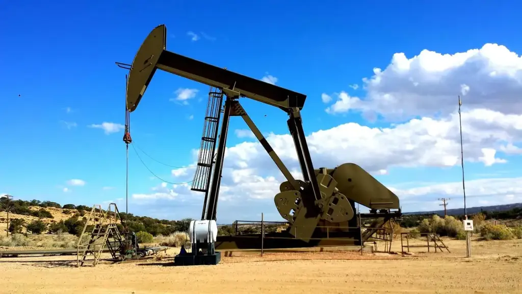 Where is the country's largest oil well and how many barrels of oil are produced every day? Know complete details