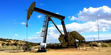 Where is the country's largest oil well and how many barrels of oil are produced every day? Know complete details