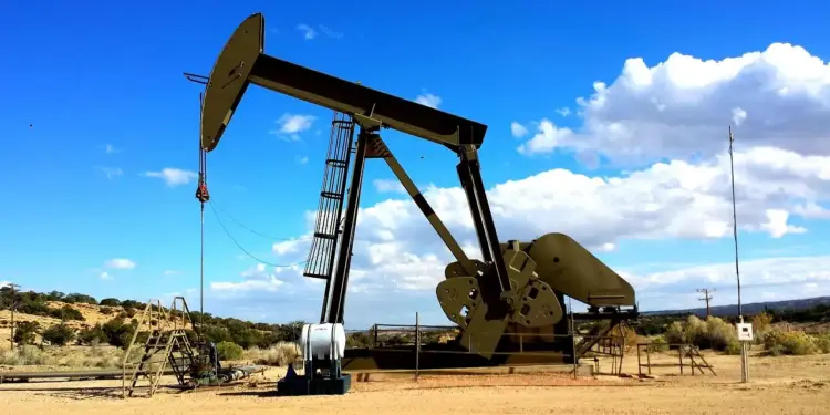 Where is the country's largest oil well and how many barrels of oil are produced every day? Know complete details