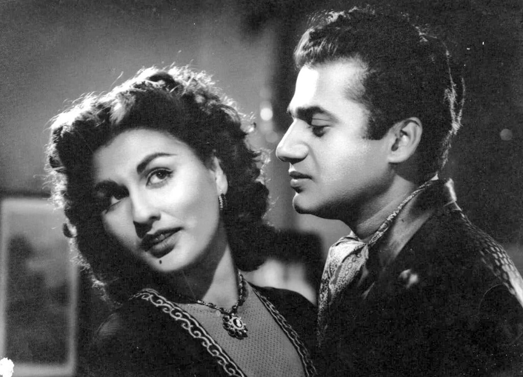 ≡ 8 Pakistani celebrities who acquired Indian citizenship: From Adnan Sami to Sahir Ludhianvi ➤ Brain Berries
