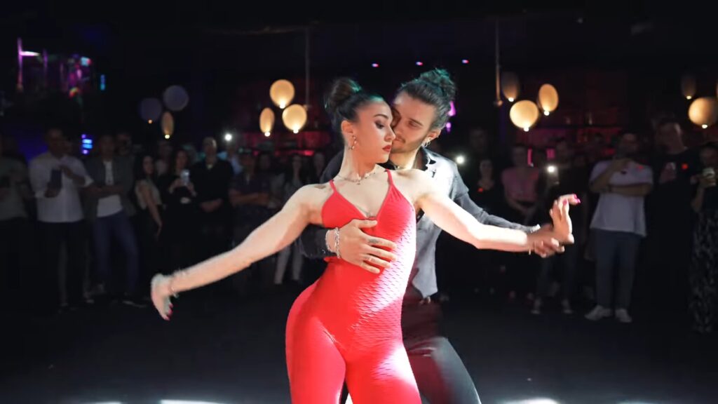 ≡ Has Bachata dance become more exciting than ever? Know its whole truth! 》Her Beauty