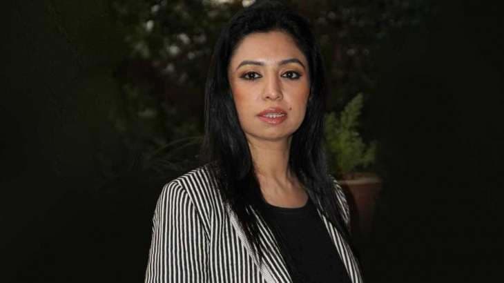 ≡ People were surprised to see the beauty of Rajat Sharma's wife Ritu Sharma, she likes to live in simplicity ➤ Brain Berries
