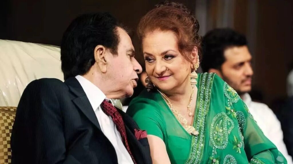 ≡ Saira Banu's heart-touching journey - love with Dilip Kumar and decision to stay away from the film industry! 》Her Beauty