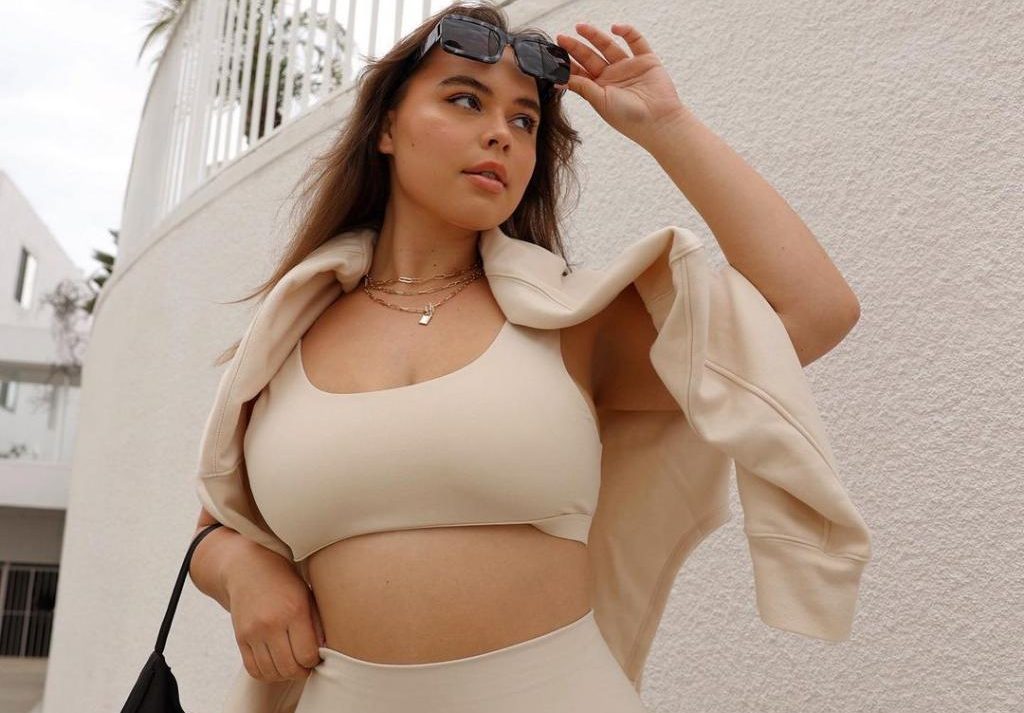 ≡ Some Facts About Curvy Instagram Model Venezia Cruz ➤ Brain Berries