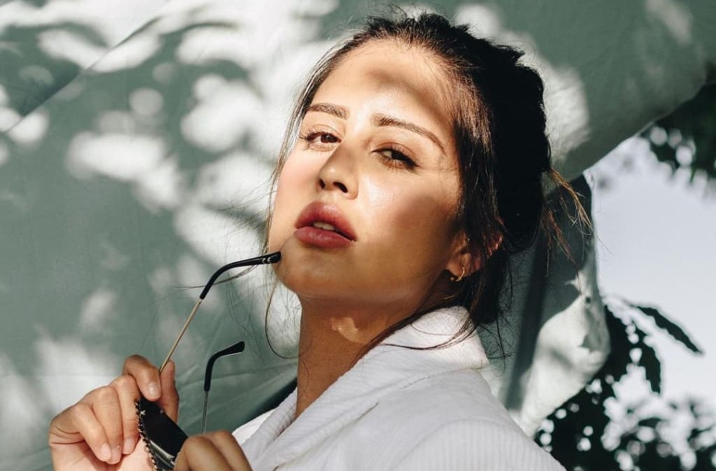 ≡ The inspiring story of Bishamber Das, the first British Asian plus-size model ➤ Brain Berries