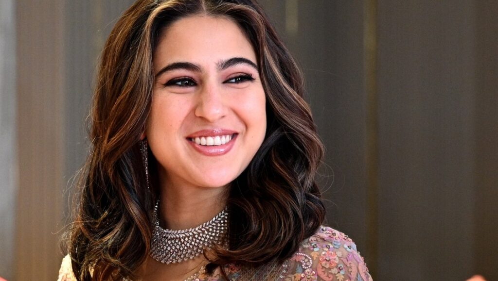 ≡ The unseen world of Sara Ali Khan - 5 interesting facts that you probably don't know 》 Her Beauty