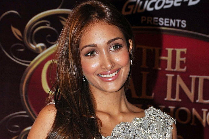 ≡ These famous Bollywood actresses had said goodbye to the world at a young age - Smita Patil to Jiah Khan's name is included 》 Her Beauty