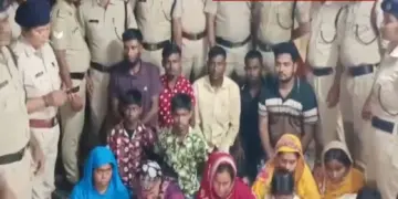 14 Bangladeshis caught in West Bengal, were traveling in a train going to Delhi with fake Aadhaar cards