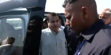 Nitin Gadkari inspected the 'rest-hold area' built on Delhi-Dehradun corridor, enthusiasm among people before the inauguration.