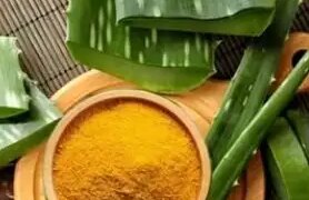 Aloe Vera-Turmeric: Get glowing skin in a cheap and natural way, spots and blemishes will go away.