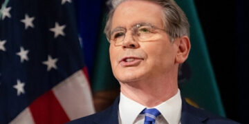 America's action regarding Iranian oil trade, ban on China's refinery