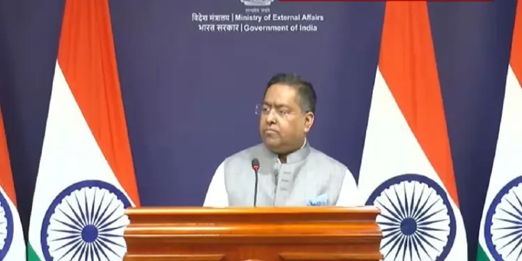 Bangladesh will get huge quantity of diesel from India, consignment of 17 thousand tonnes reached through pipeline, Sri Lanka and Maldives also asked for help.