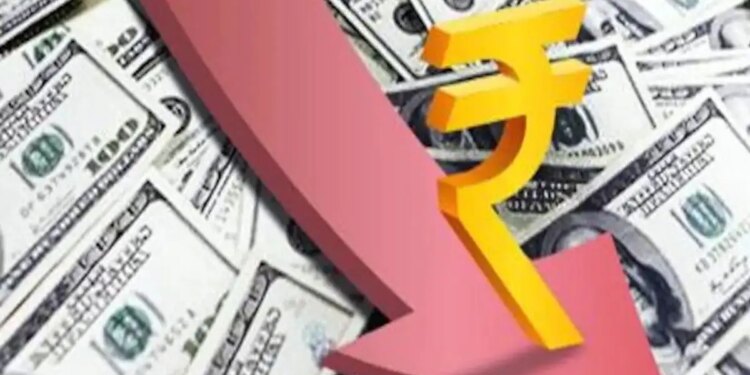 Big fall in rupee against dollar, rupee weakened by 57 paise in just two days