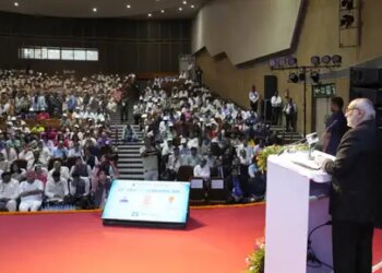 Cancer survivors are true warriors, villagers get big benefit from Ayushman Bharat: Vice President