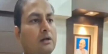 Collector Lokbandhu's surprise inspection in Ajmer, see instructions for strict action against absent employees in the video