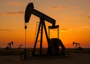Crude oil prices rose by up to 4 percent due to tension on Hormuz and fears of ceasefire.