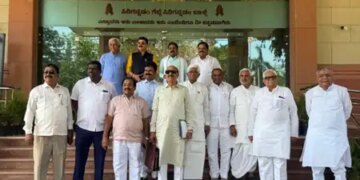 Demand for reshuffle in Karnataka cabinet intensifies, many Congress MLAs meet in Delhi