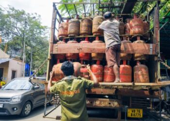 Domestic LPG supply normal, gas supply started in 4.58 lakh new PNG connections: Government