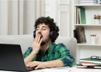 Excessive Yawning: If yawning is happening again and again, then these can be serious health problems, do not forget to take it lightly.