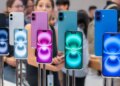 Explosion on Flipkart! iPhone 17 becomes cheaper, price falls below Rs 70 thousand