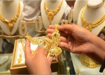Gold Price Update: Gold price rises, silver shine still fades, check today's latest price before buying