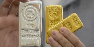 Gold Silver Price: Gold became expensive by Rs 1500 and silver by Rs 4000 in one stroke, know today's latest prices before buying.