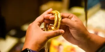 Gold price today: Fall continues for the second day, know what is today's latest price in your city including Delhi, Mumbai, Lucknow and Patna.