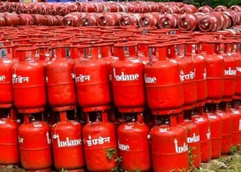 Government delivered 53.5 lakh LPG cylinders in one day, 98 percent booking was done through digital medium