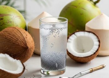 Great combination of litchi, chia seeds and coconut water: It is a panacea for health in summer, there will never be shortage of water.
