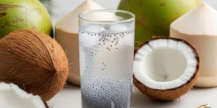 Great combination of litchi, chia seeds and coconut water: It is a panacea for health in summer, there will never be shortage of water.