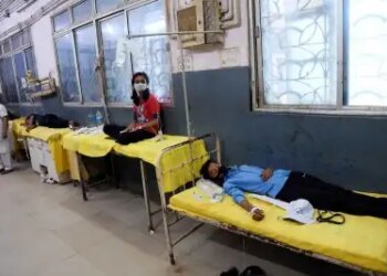 Gujarat: 184 people discharged from hospital after food poisoning at wedding ceremony in Dahod.