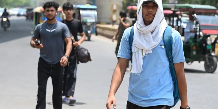 Heatwave wreaks havoc across the country! IMD issues high alert for a week, be careful