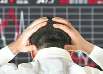 Heavy selling in Sensex, market shaken by 800 points fall, investors lost ₹2 lakh crore in 5 seconds