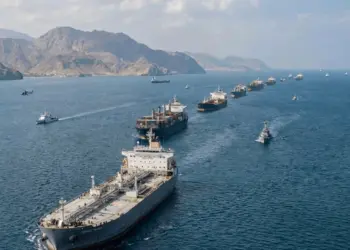 Hormuz Strait News: 16 ships crossed the Strait of Hormuz, Iran collected crores of rupees in tax, Trump warned of attack.
