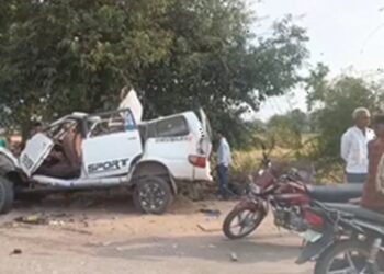 Horrific road accident in Narmadapuram: 5 youth returning from marriage died, 7 injured; A head-on collision between a grain-laden trolley and a taverna.