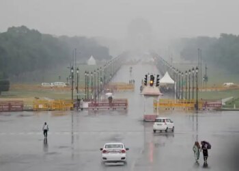 IMD Alert: There is a possibility of light rain in Delhi-NCR today. Weather will be pleasant, Meteorological Department issued yellow alert.