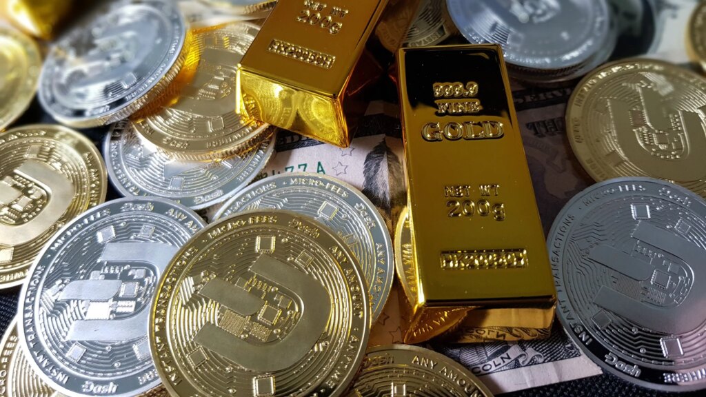 Increase in the prices of gold and silver in April, know in the footage, gold reached 1 lakh 53 thousand, silver 12038 rupees. expensive