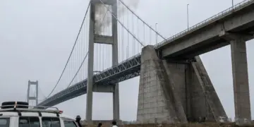 Iran Attack News: American-Israeli attack in Karaj, Iran, Middle East’s highest Bridge B1 became target, many people injured.