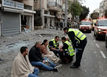 Iran Israel War Update: Iran fired 10 missiles at Israel, 4 people injured in Tel Aviv, tension increased in Gulf countries also