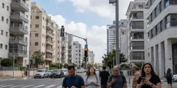 Iran fired missiles at Israel, sirens echoed in Tel Aviv, many buildings were damaged in the attack.