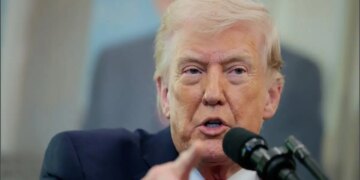 'Iran is in crisis, wants us to open Hormuz': Donald Trump's sensational claim increases international stir