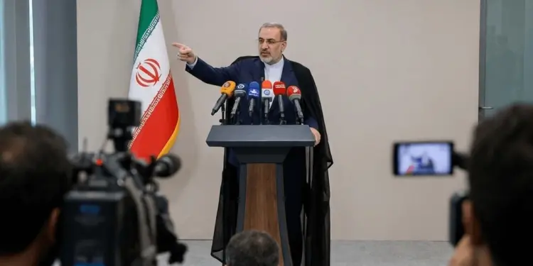 Iran threatens America and Israel with devastating attack, asks Gulf countries to pull out American troops from their land
