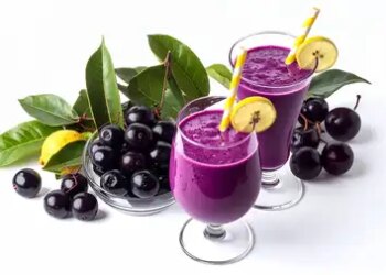 Jamun is a treasure of health, beneficial in diabetes and boosts immunity.