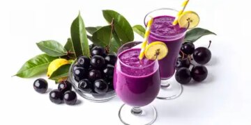 Jamun is a treasure of health, beneficial in diabetes and boosts immunity.